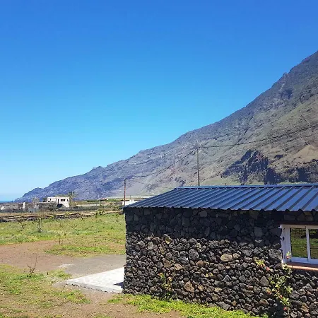 Beautiful Coastal House On A Tranquil Organic Farm Holiday home *